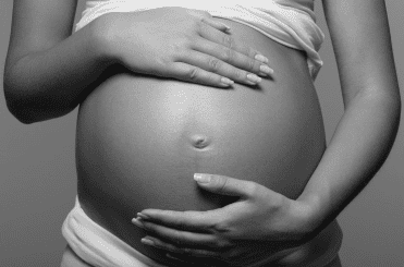 ventre de femme enceinte pour ateliers écologie femmes enceintes à Dijon